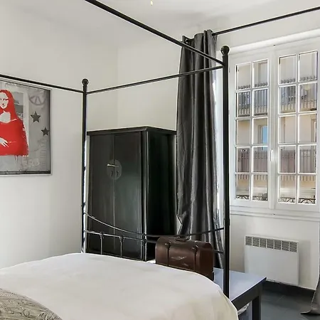 Appartement In The Heart Of - 100m From The Beach - Spacious 1920s Art Deco Duplex Antibes